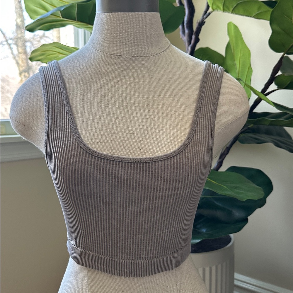 Ribbed Cropped Tank Top